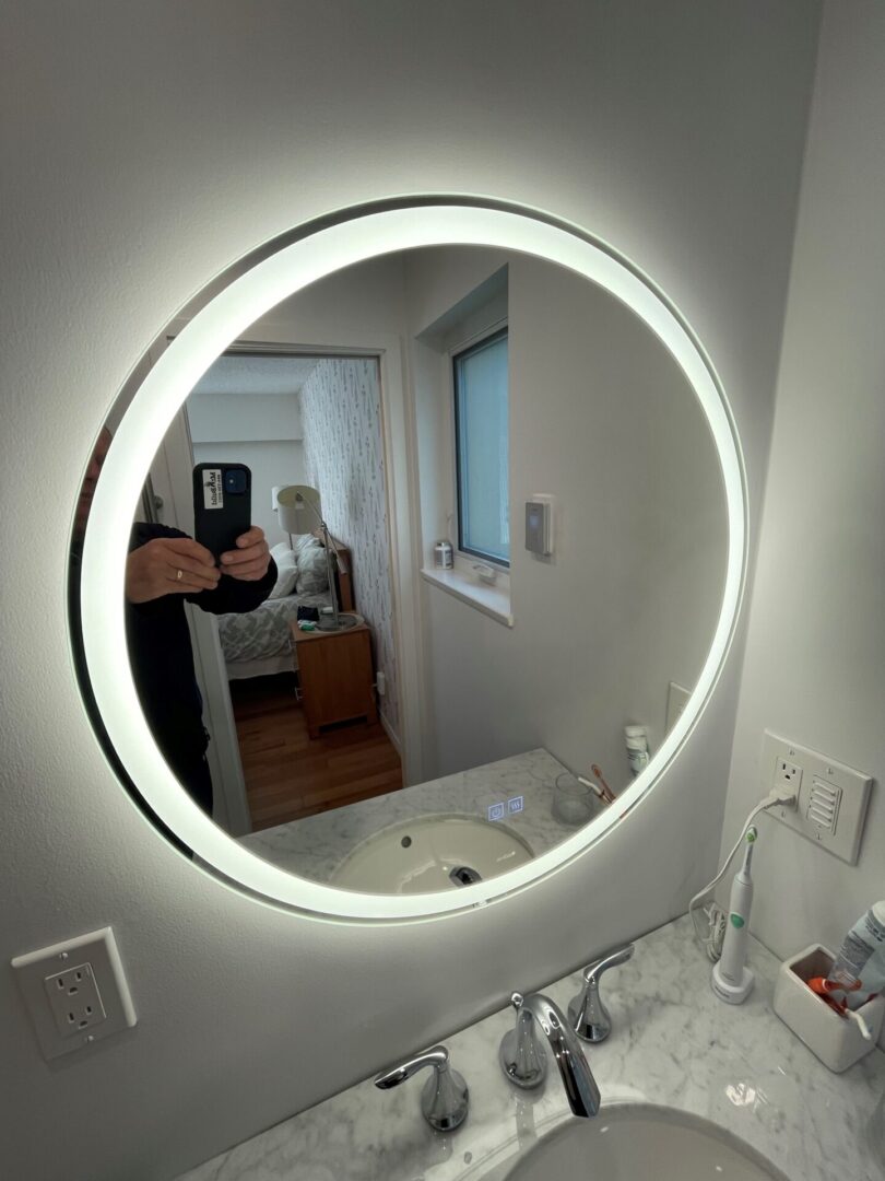 lit up vanity mirror scaled
